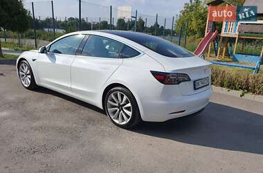 Седан Tesla Model 3 2020 в 