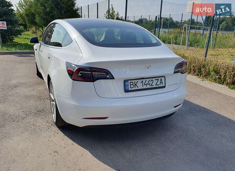 Седан Tesla Model 3 2020 в Рівному фото 35 Седан Tesla Model 3 2020 в Рівному