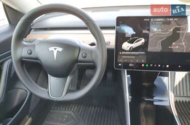 Седан Tesla Model 3 2020 в Ровно