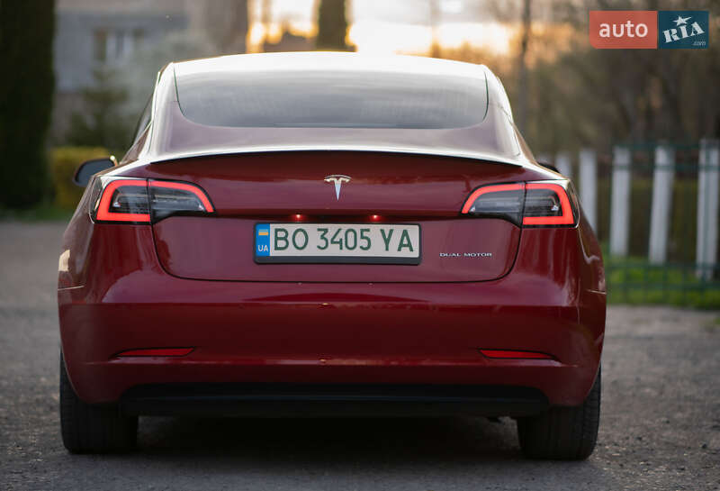 Седан Tesla Model 3 2018 в Кременці