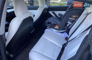 Седан Tesla Model 3 2018 в 