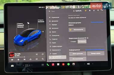 Седан Tesla Model 3 2022 в 