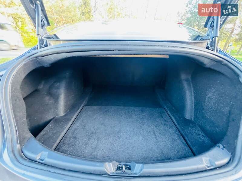 Седан Tesla Model 3 2019 в Луцьку