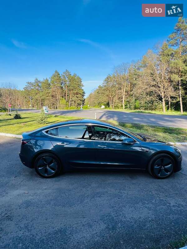 Седан Tesla Model 3 2019 в Луцьку
