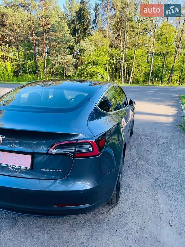 Седан Tesla Model 3 2019 в Луцьку