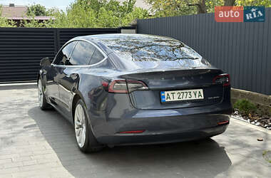 Седан Tesla Model 3 2020 в 