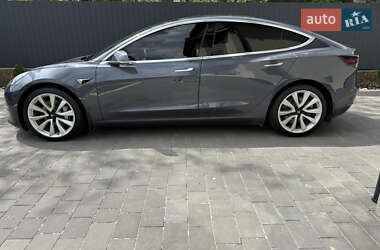 Седан Tesla Model 3 2020 в 