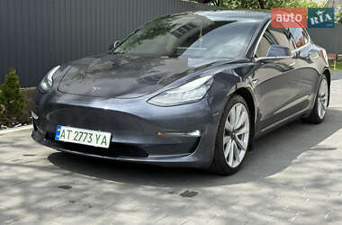 Седан Tesla Model 3 2020 в 
