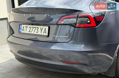 Седан Tesla Model 3 2020 в 