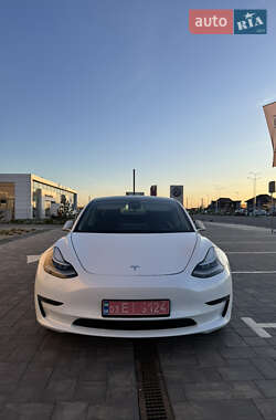 Седан Tesla Model 3 2019 в 