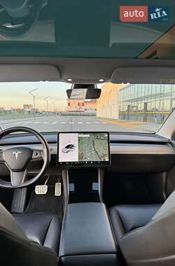 Седан Tesla Model 3 2019 в 