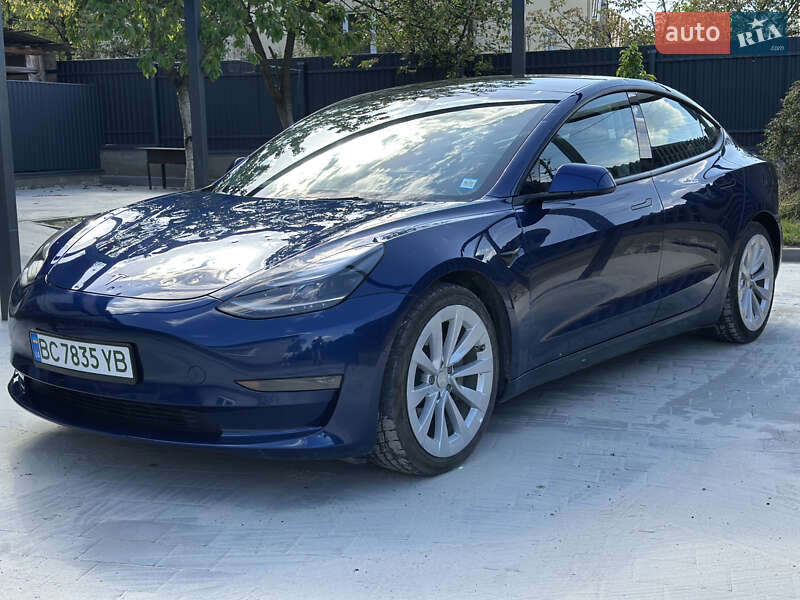 Седан Tesla Model 3 2022 в Львові