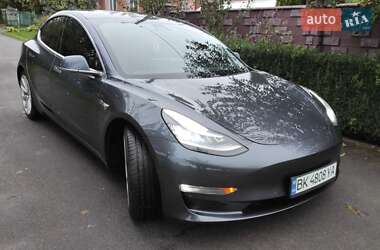 Седан Tesla Model 3 2018 в 
