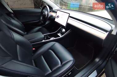 Седан Tesla Model 3 2018 в 
