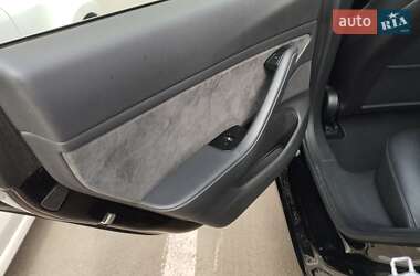 Седан Tesla Model 3 2019 в 