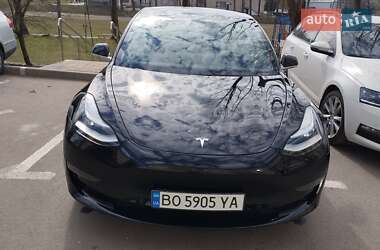 Седан Tesla Model 3 2019 в 