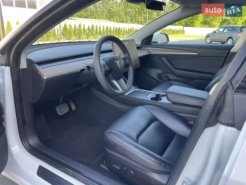 Седан Tesla Model 3 2021 в Луцке