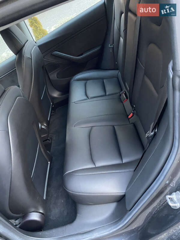 Седан Tesla Model 3 2019 в Ивано-Франковске