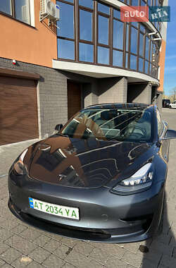 Седан Tesla Model 3 2019 в Ивано-Франковске