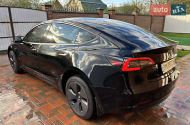 Седан Tesla Model 3 2022 в 