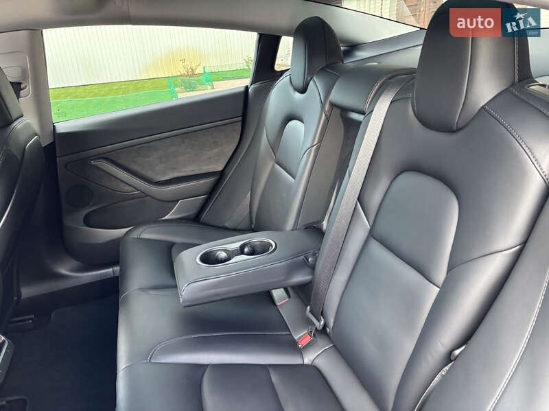 Седан Tesla Model 3 2022 в Сумах