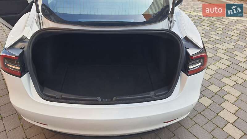 Седан Tesla Model 3 2019 в Ивано-Франковске