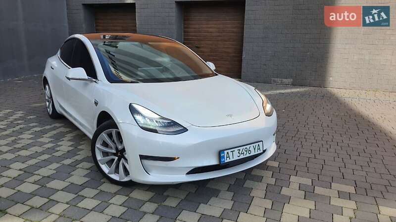 Седан Tesla Model 3 2019 в Ивано-Франковске