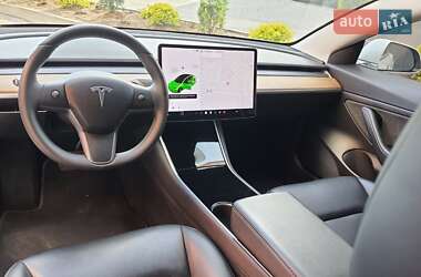 Седан Tesla Model 3 2019 в 