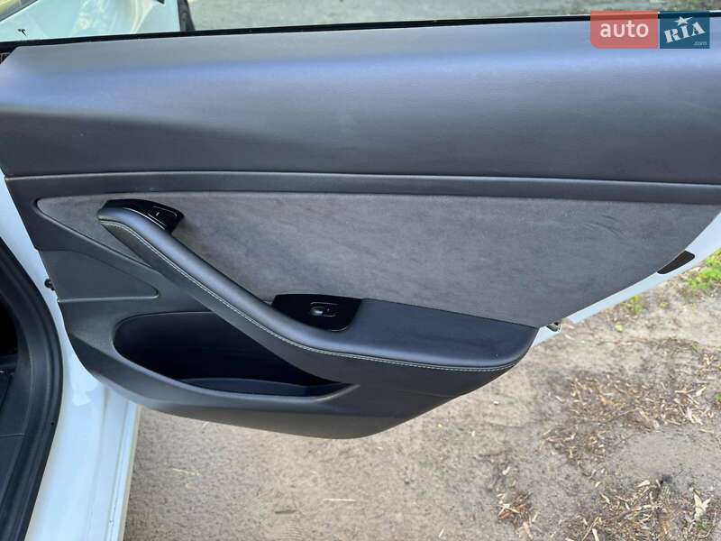 Седан Tesla Model 3 2019 в Полтаве