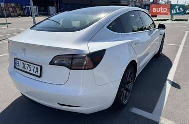 Седан Tesla Model 3 2019 в 