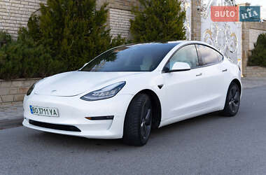 Седан Tesla Model 3 2019 в Львові