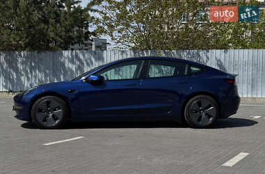 Седан Tesla Model 3 2021 в 