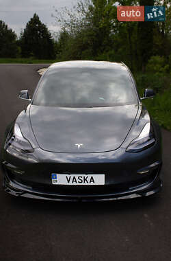 Седан Tesla Model 3 2018 в 
