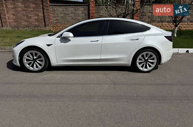 Седан Tesla Model 3 2020 в Ровно
