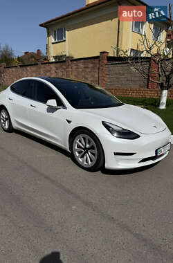 Седан Tesla Model 3 2020 в 