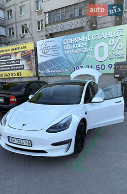 Седан Tesla Model 3 2023 в Ірпені