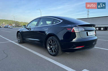 Седан Tesla Model 3 2019 в 
