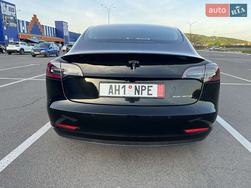 Седан Tesla Model 3 2019 в Мукачево