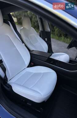 Седан Tesla Model 3 2020 в 