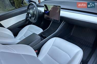 Седан Tesla Model 3 2020 в 
