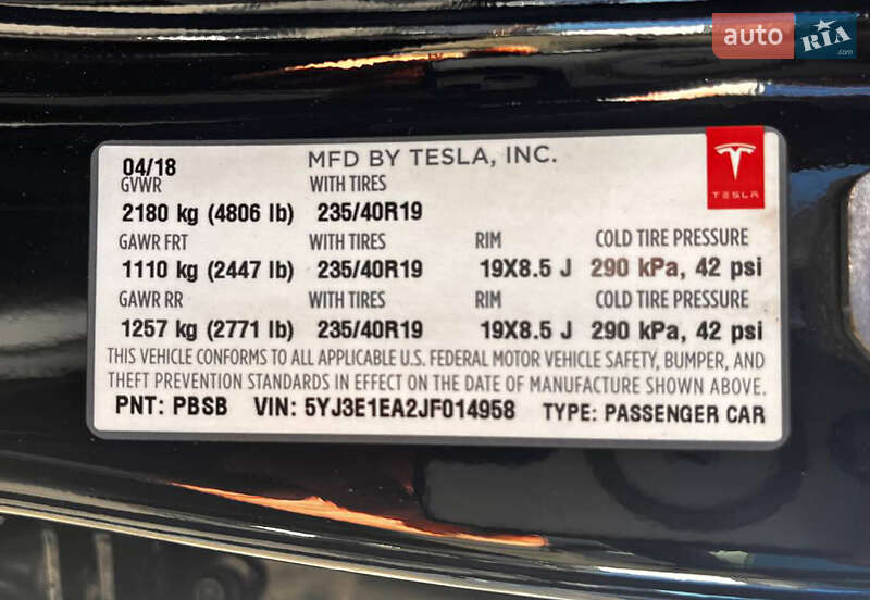 Седан Tesla Model 3 2018 в 