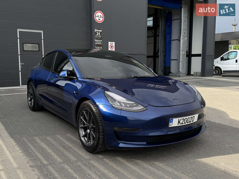 Tesla Model 3 2019
