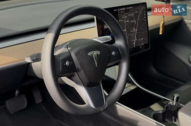 Седан Tesla Model 3 2019 в 