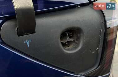 Седан Tesla Model 3 2019 в 