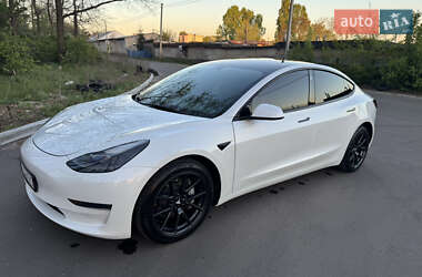 Седан Tesla Model 3 2022 в Киеве