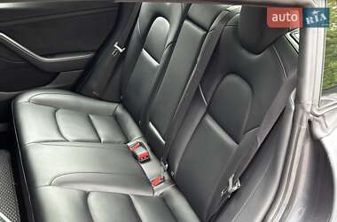 Седан Tesla Model 3 2021 в 