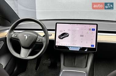 Седан Tesla Model 3 2021 в 