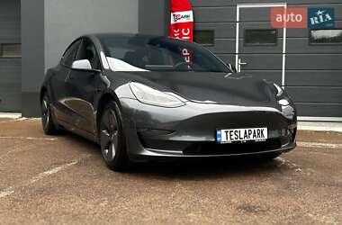 Седан Tesla Model 3 2021 в 