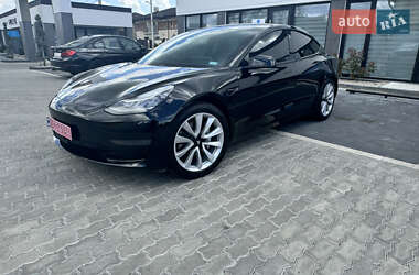 Седан Tesla Model 3 2020 в Ужгороді