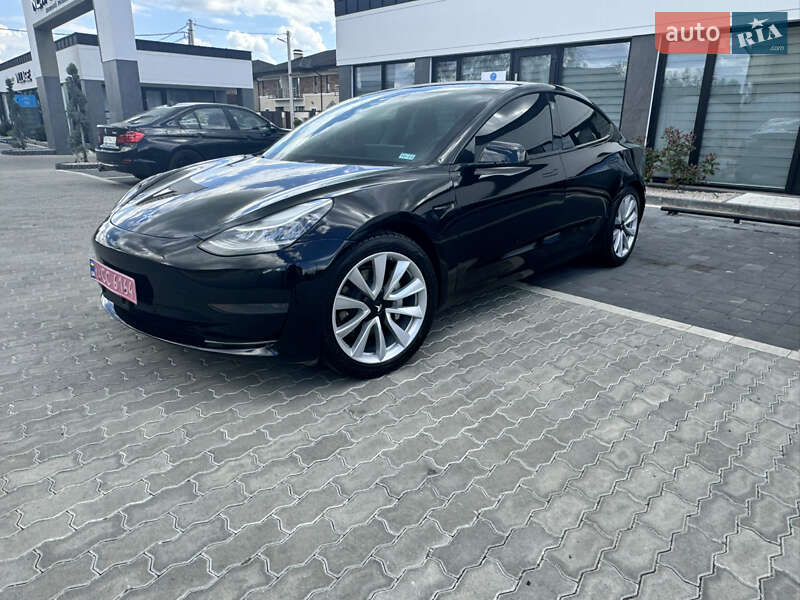 Седан Tesla Model 3 2020 в 
